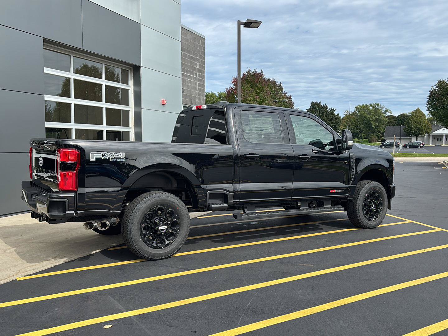 New 2027 Ford F250 Lariat w/ Black Appearance Package AWD/4WD image 6