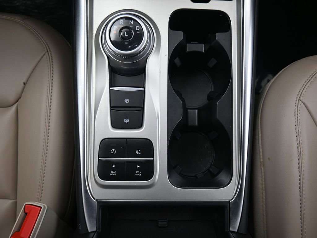 Used 2024 Ford Explorer XLT w/ Equipment Group 202A image 31
