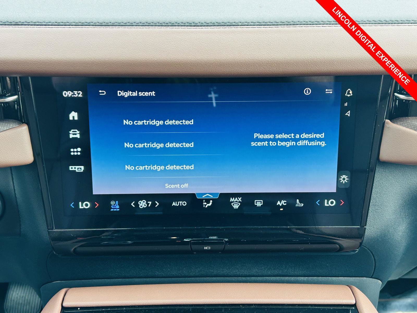 New 2027 Lincoln Navigator Reserve AWD/4WD image 14