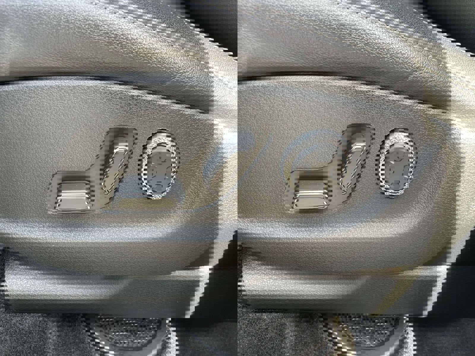 Used 2024 Genesis GV80 2.5T w/ Advanced Package image 18