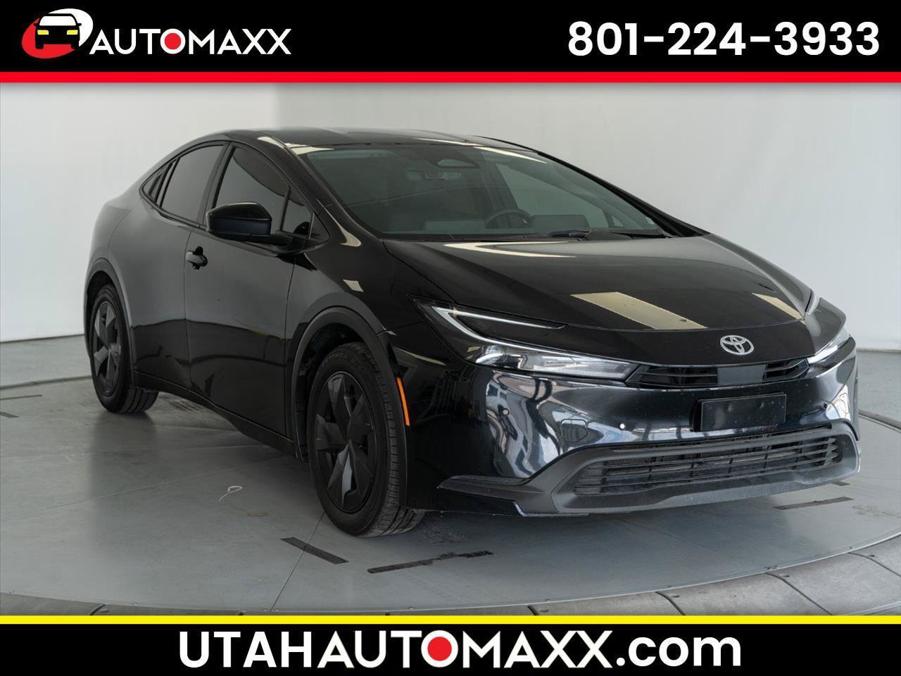 Used 2025 Toyota Prius LE FWD image 1