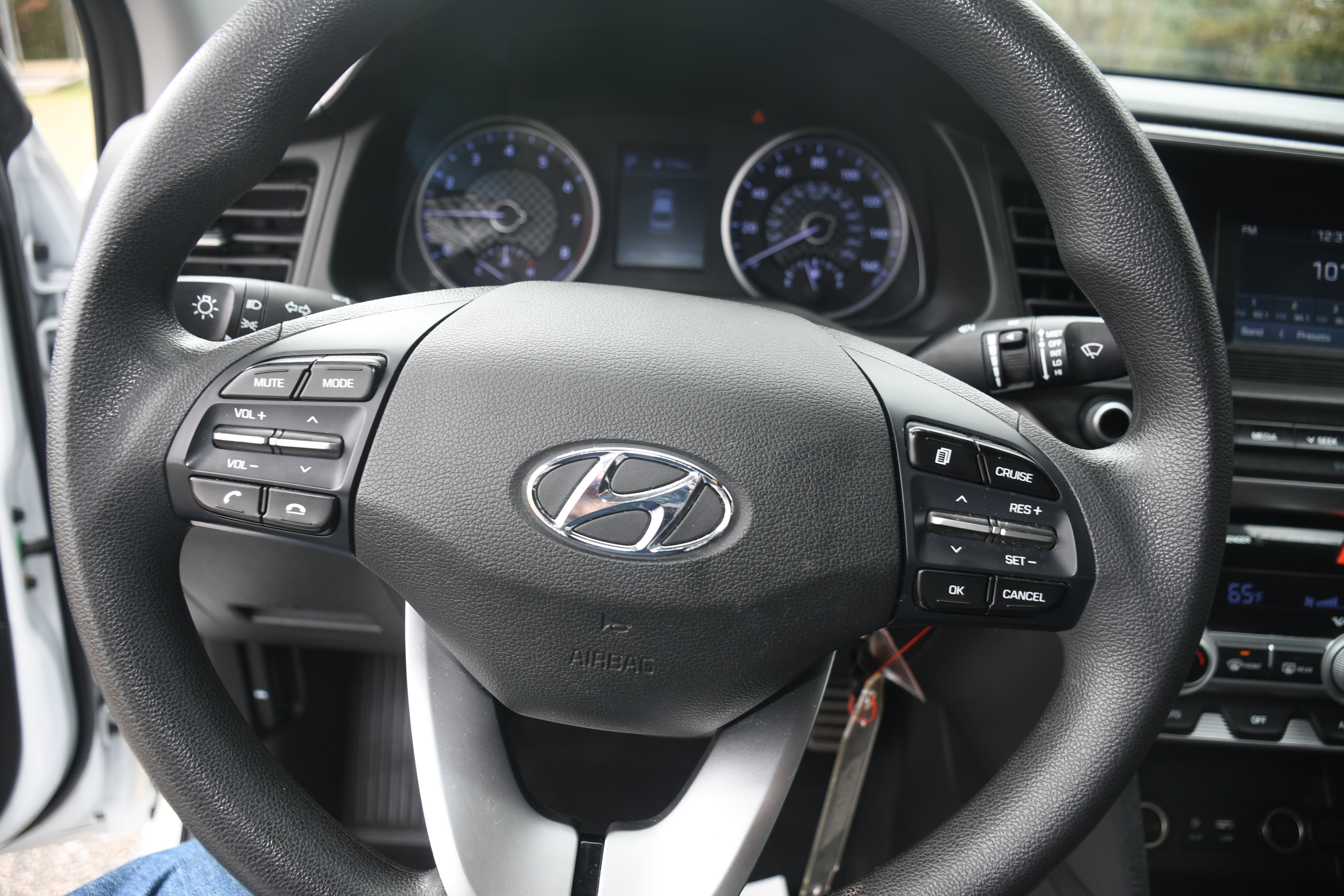 Used 2020 Hyundai Elantra SE w/ Cargo Package (C1) image 12