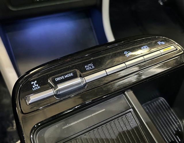 Used 2025 Hyundai Tucson Limited AWD/4WD image 40