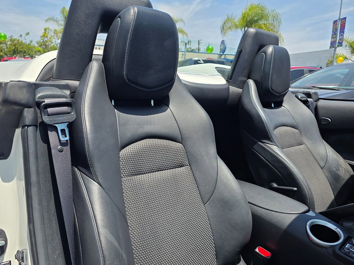 Used 2010 Nissan 370Z Touring w/ Sport Pkg RWD image 14