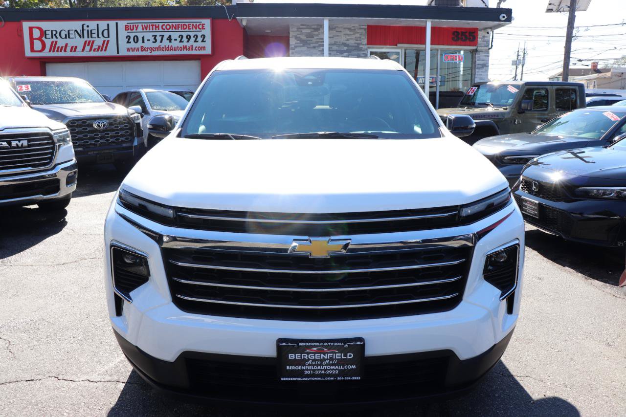 Used 2026 Chevrolet Traverse LT AWD/4WD image 8