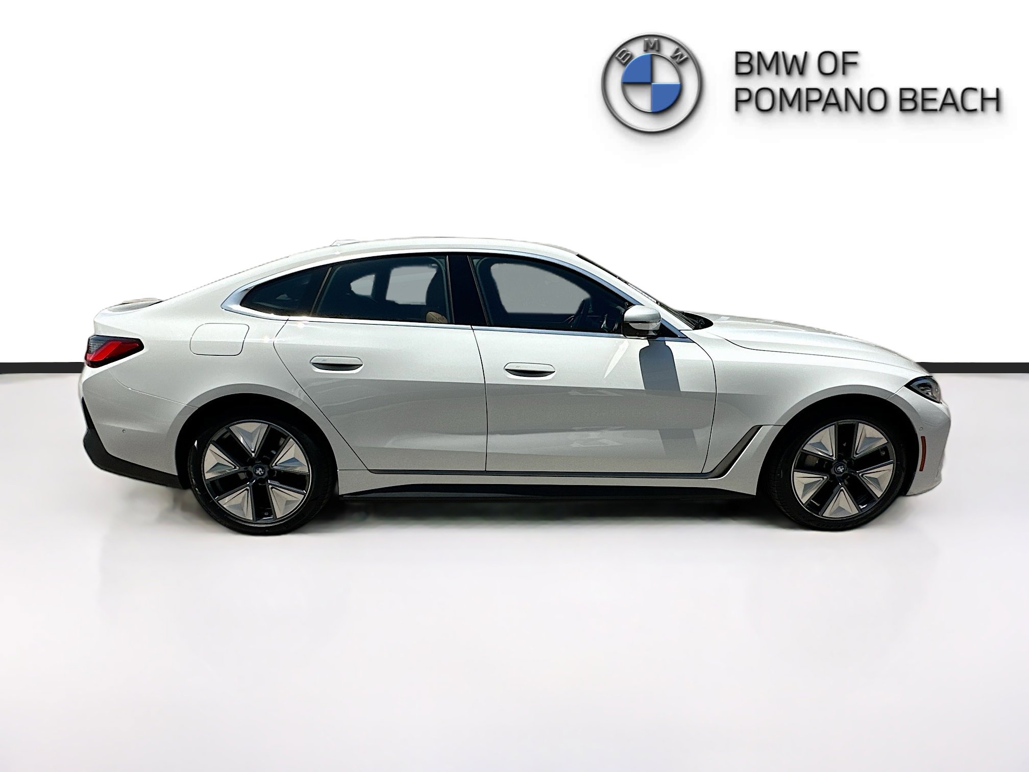 Used 2023 BMW i4 eDrive35 w/ Premium Package RWD image 8