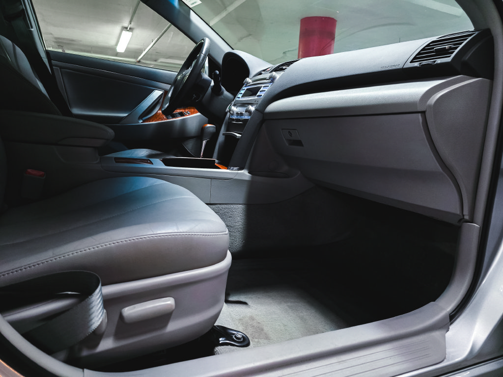 Used 2011 Toyota Camry XLE w/ XLE Extra-Value Pkg #2 FWD image 34