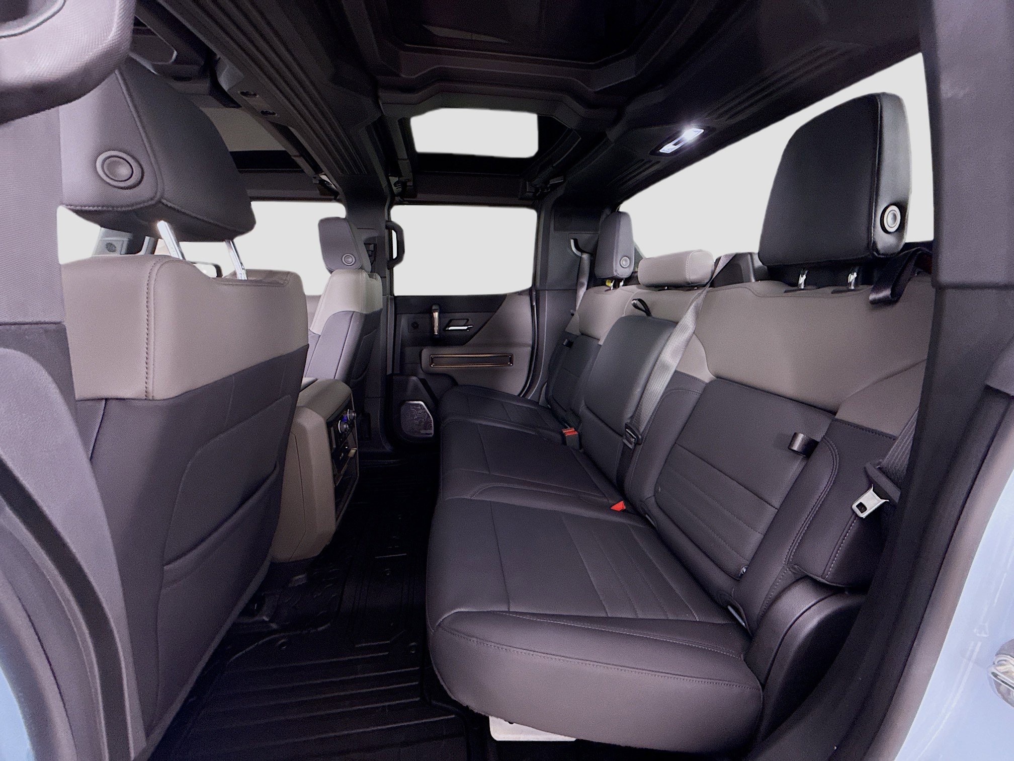 Used 2025 GMC Hummer EV 2X image 26