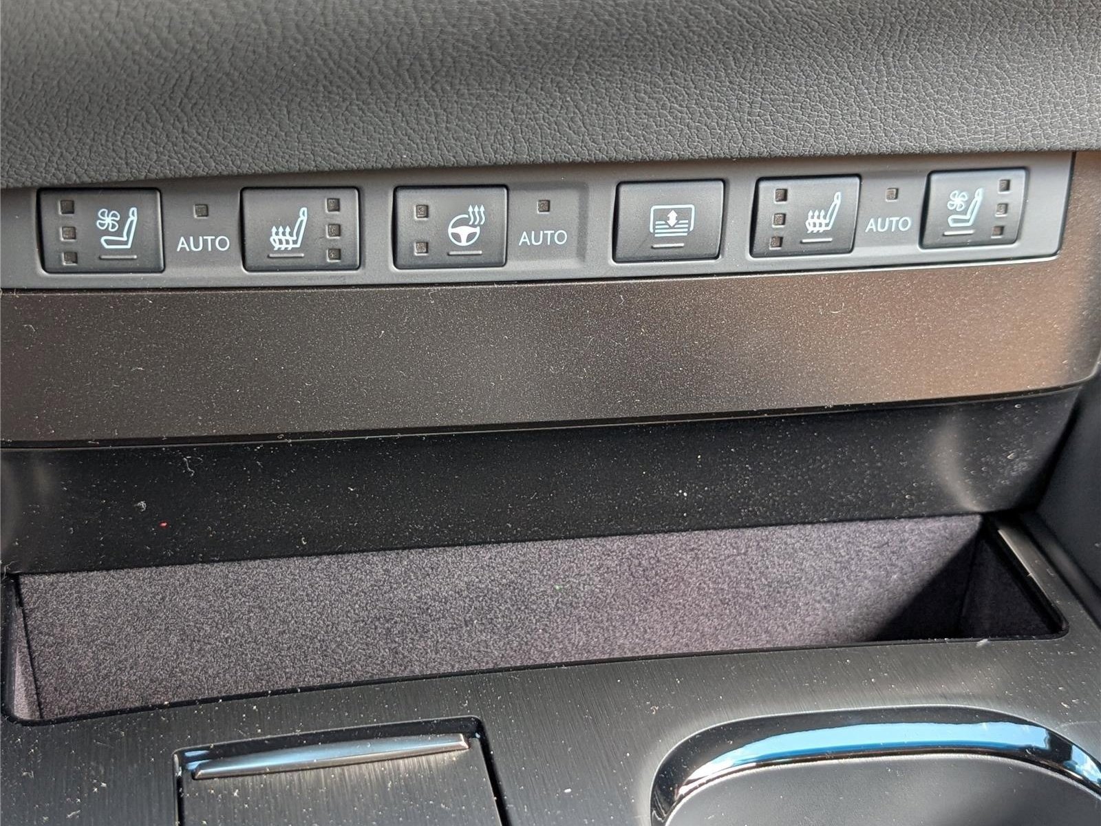 New 2025 Lexus ES 350 Ultra Luxury image 25