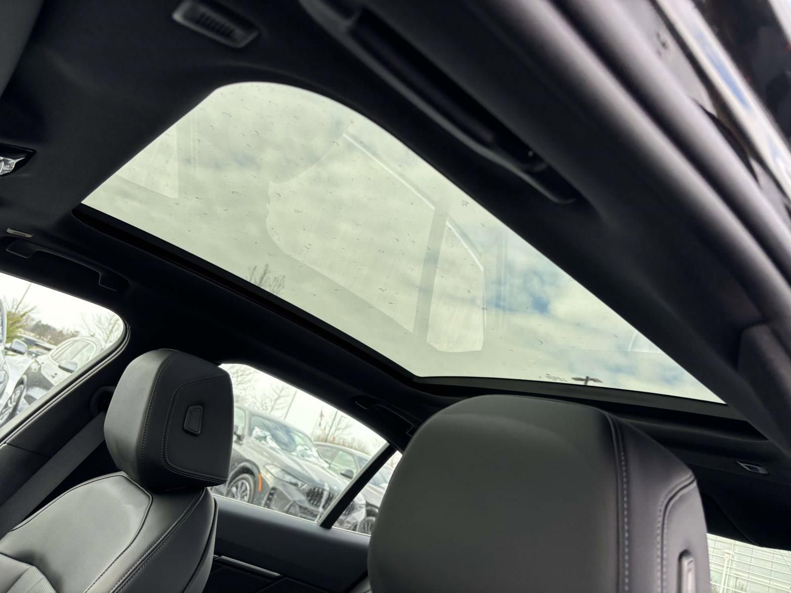 New 2026 BMW 540i xDrive w/ M Sport Package image 25