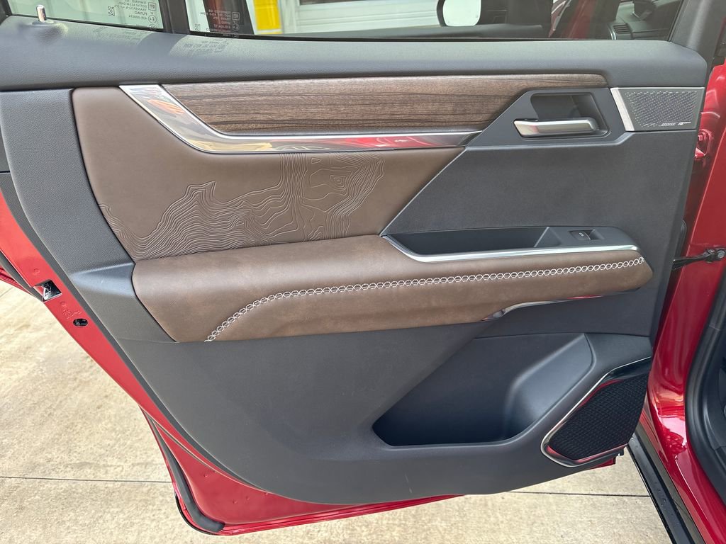 New 2026 GMC Acadia Denali Ultimate w/ LPO, Floor Liner Package image 38