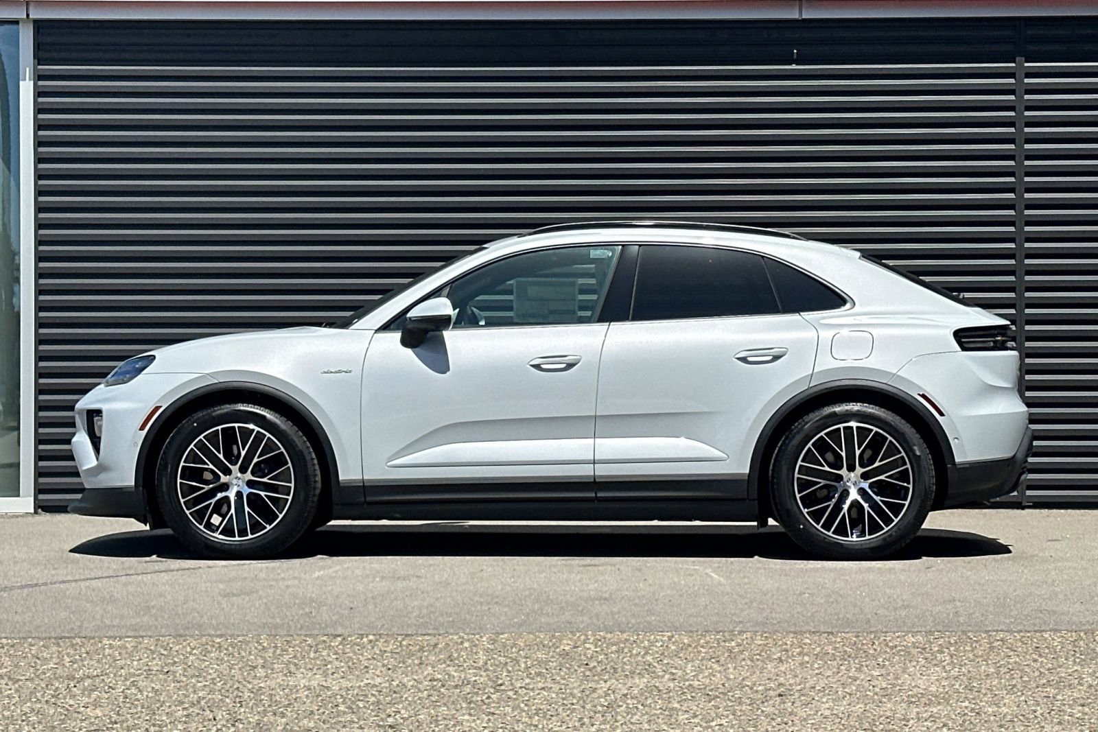 New 2026 Porsche Macan Electric RWD image 2