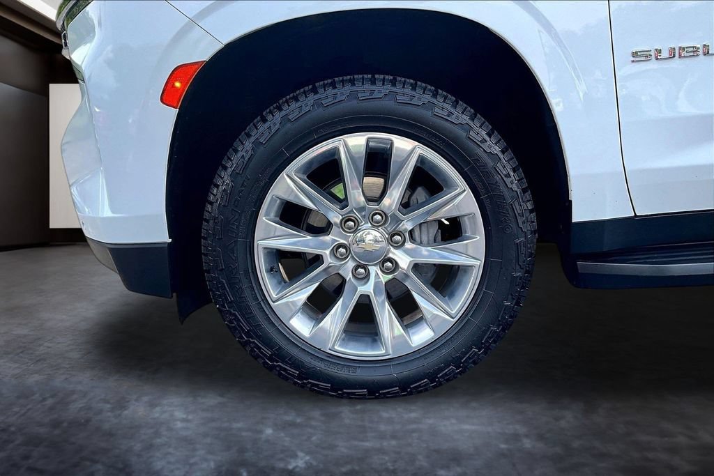 Used 2023 Chevrolet Suburban Premier AWD/4WD image 32