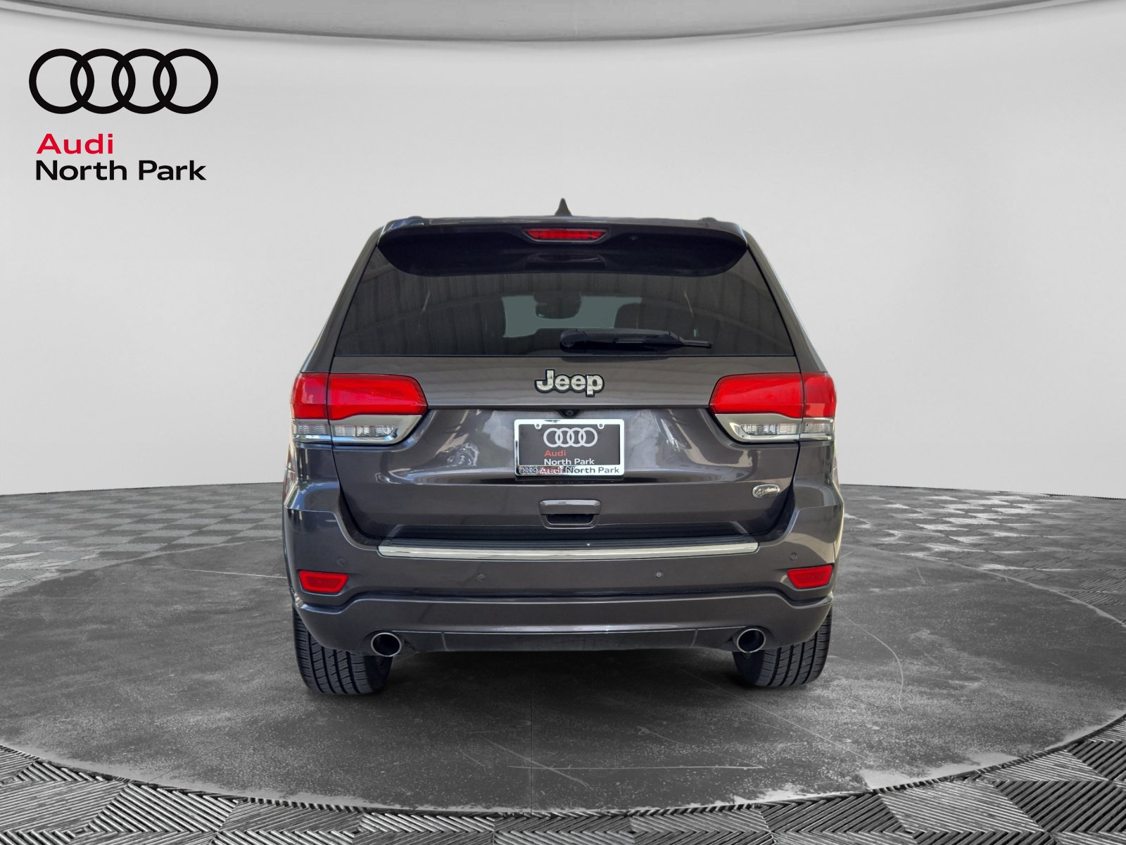 Used 2020 Jeep Grand Cherokee Overland RWD image 4