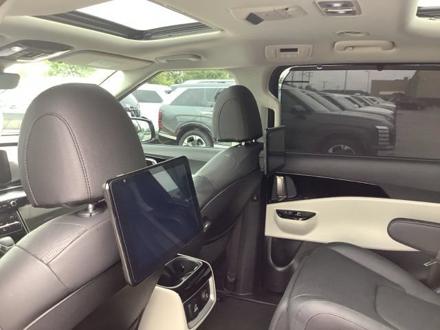 Used 2024 Kia Carnival SX Prestige FWD image 21