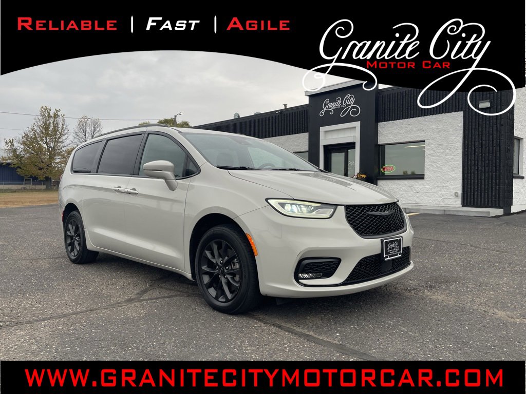 Used 2021 Chrysler Pacifica Limited w/ S Appearance Package image 1