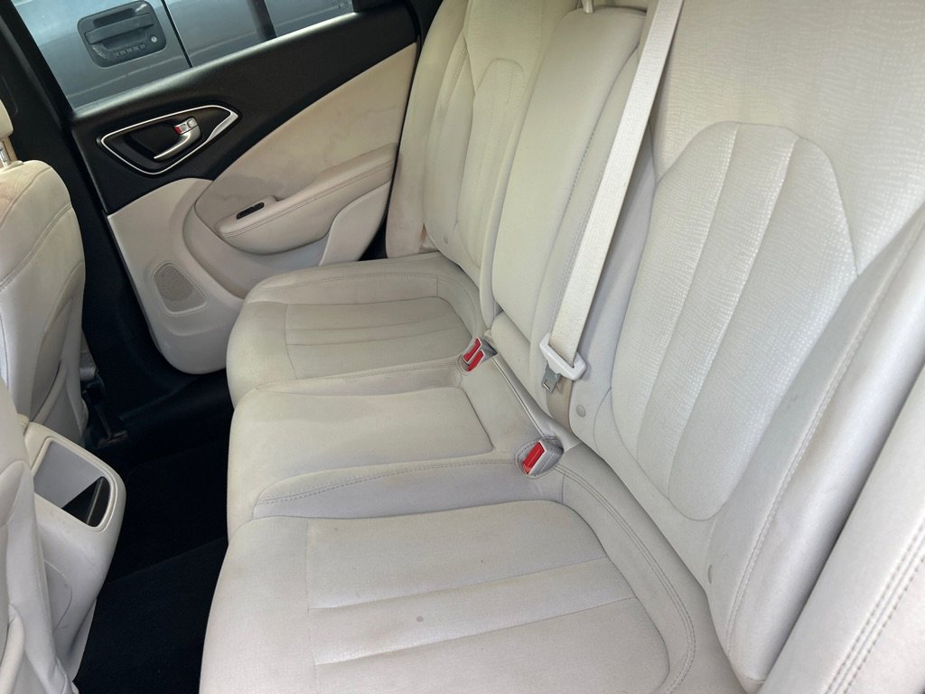 Used 2016 Chrysler 200 Limited image 12