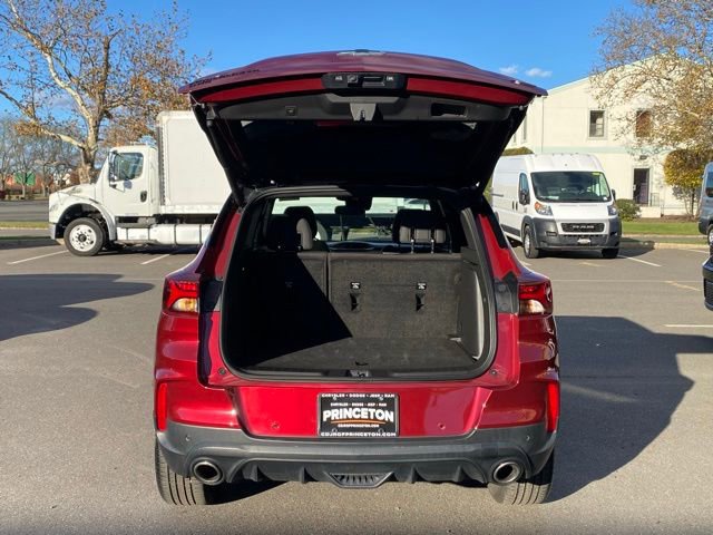 Used 2022 Chevrolet TrailBlazer RS w/ Sun and Liftgate Package image 11