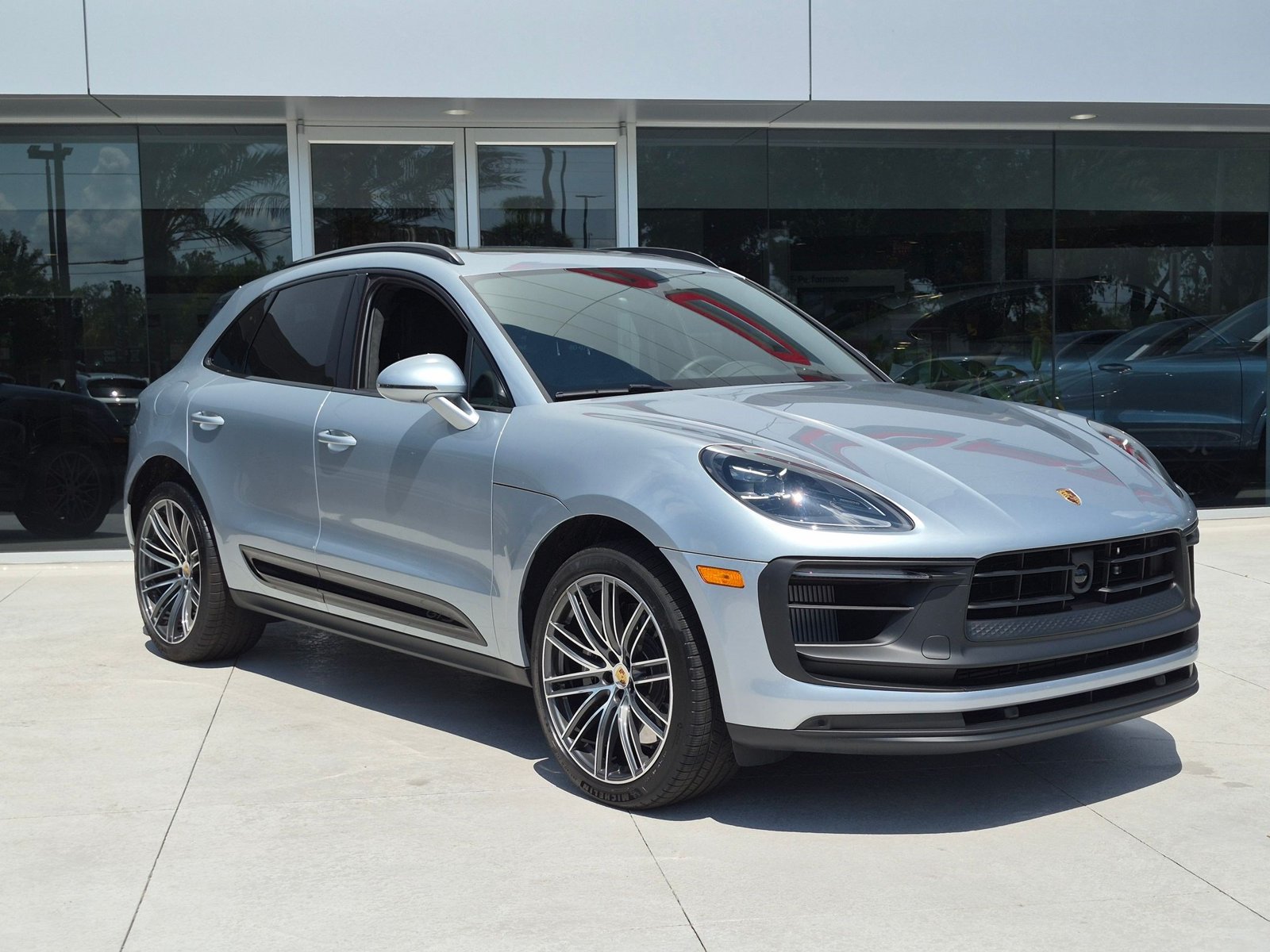 Certified 2026 Porsche Macan GTS AWD/4WD image 6