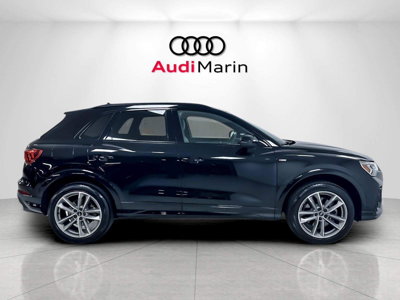 Used 2024 Audi Q3 2.0T Premium Plus w/ Premium Plus Package AWD/4WD image 6