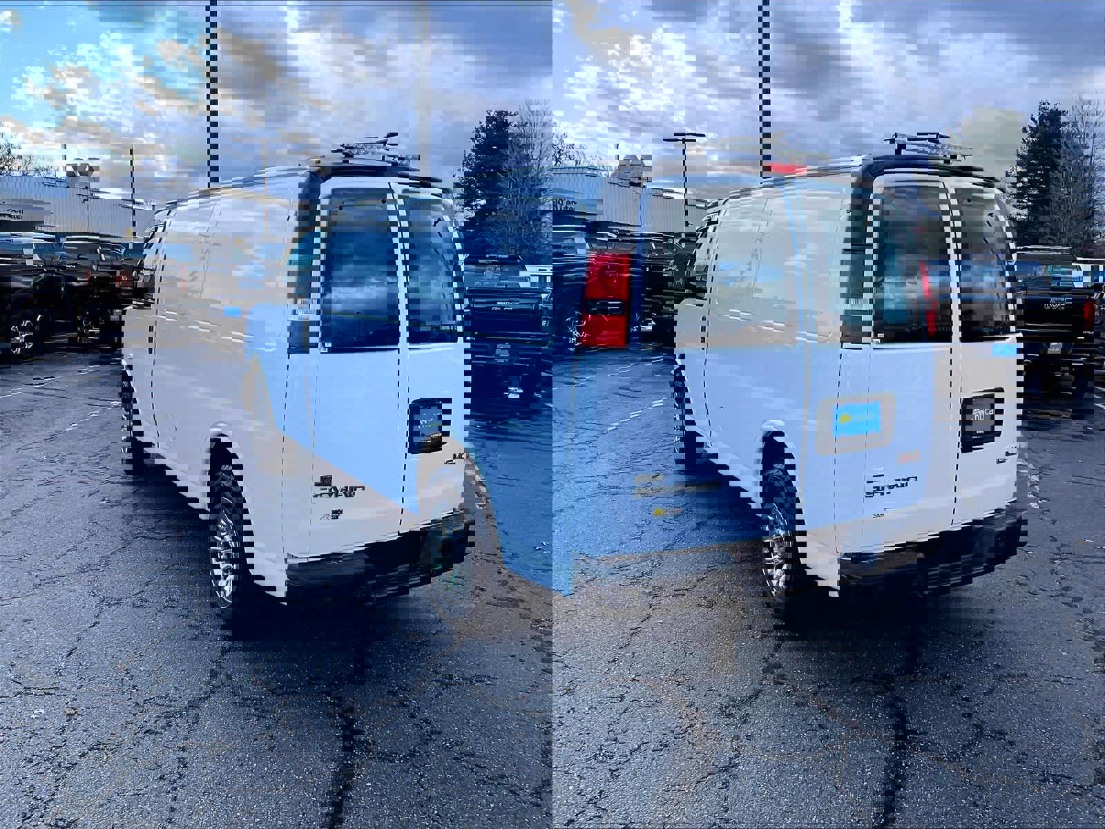 Used 2013 GMC Savana 1500 AWD image 3