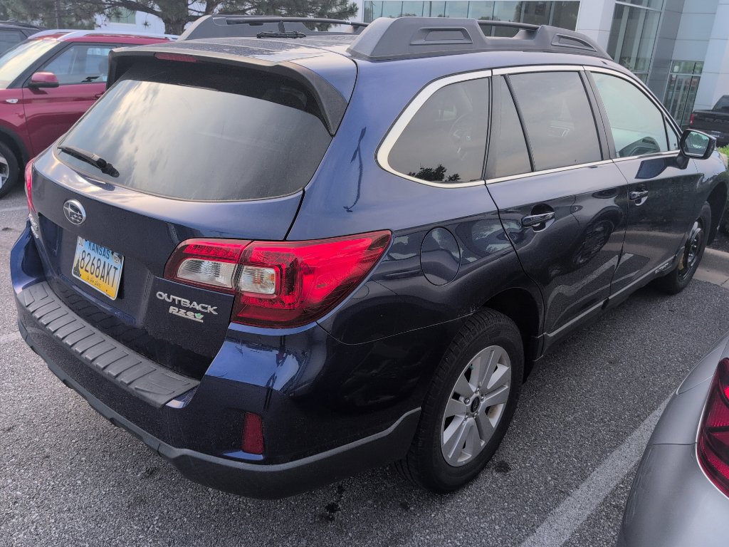 Used 2017 Subaru Outback 2.5i Premium AWD/4WD image 5