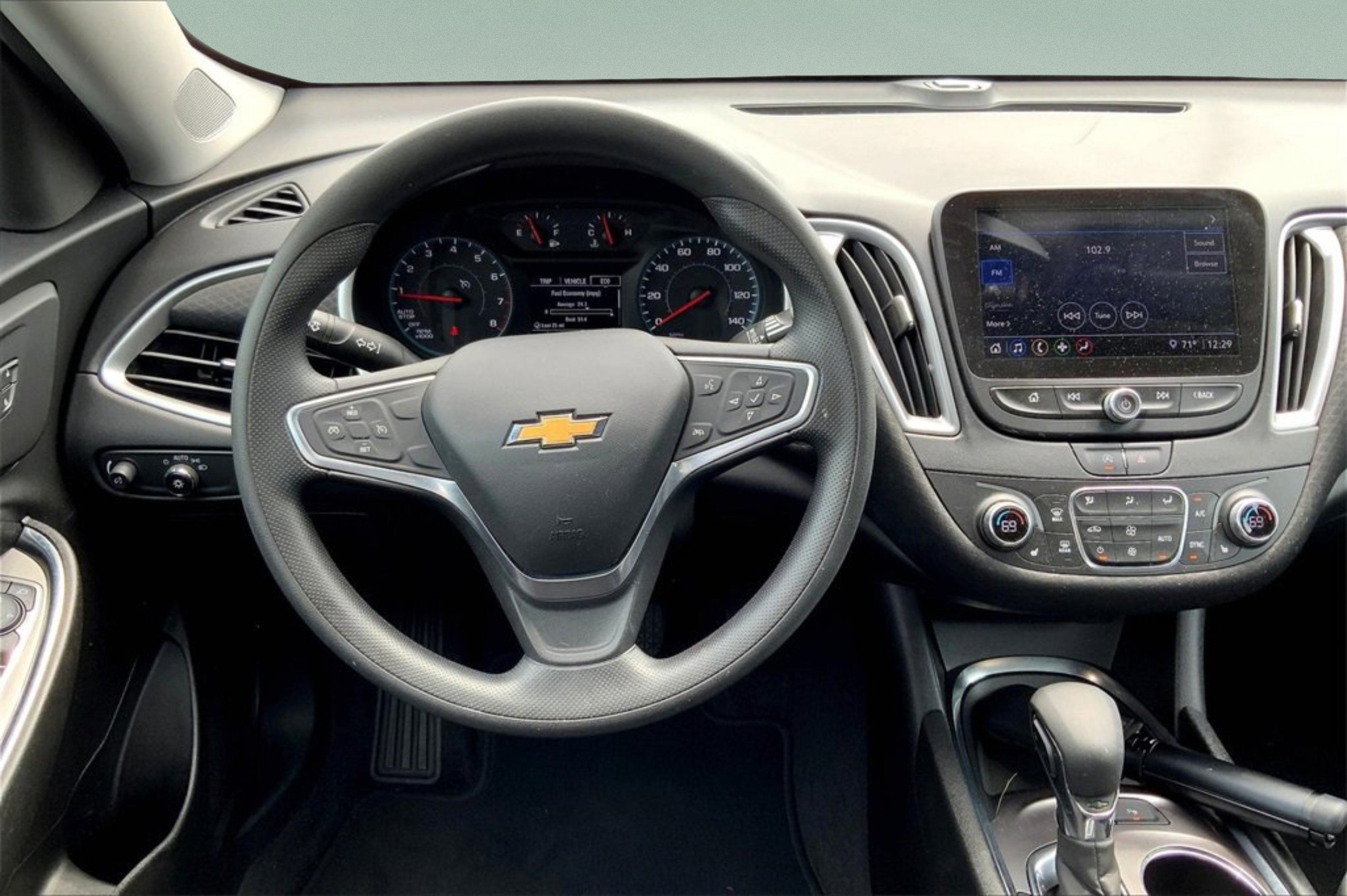 Used 2022 Chevrolet Malibu LT FWD image 8