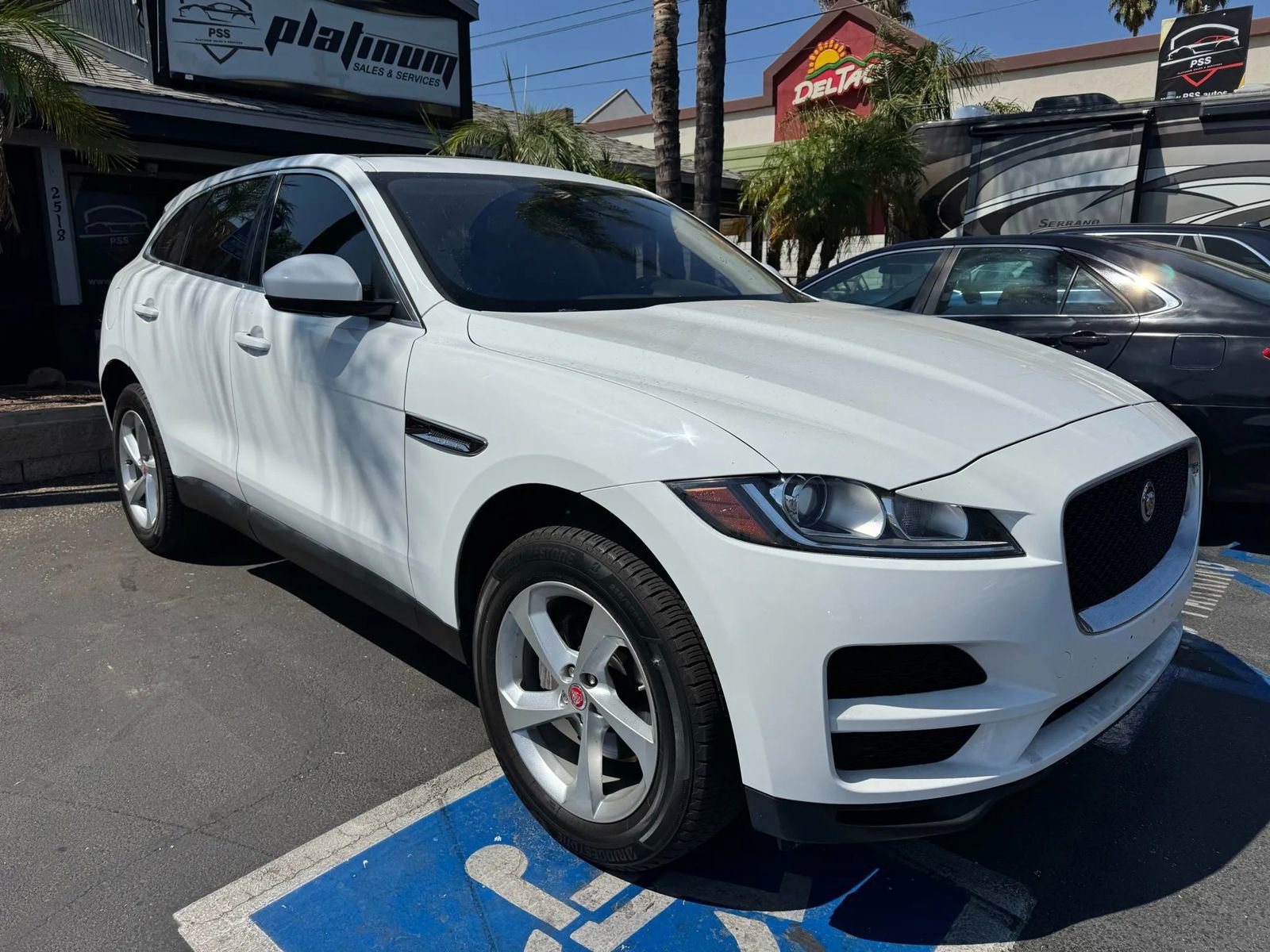 Used 2020 Jaguar F-PACE Premium image 1