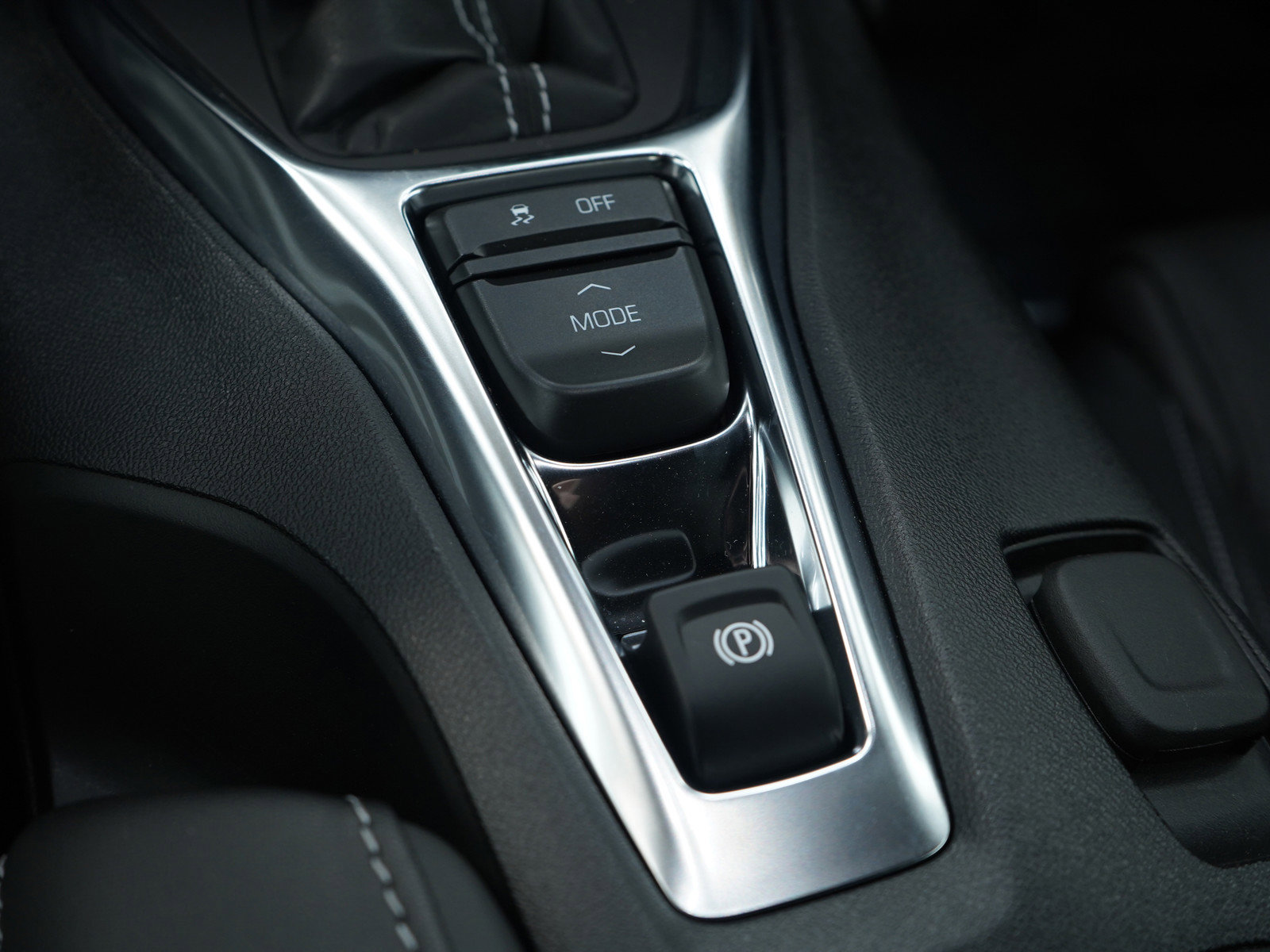 Used 2024 Chevrolet Camaro LT w/ RS Package image 23