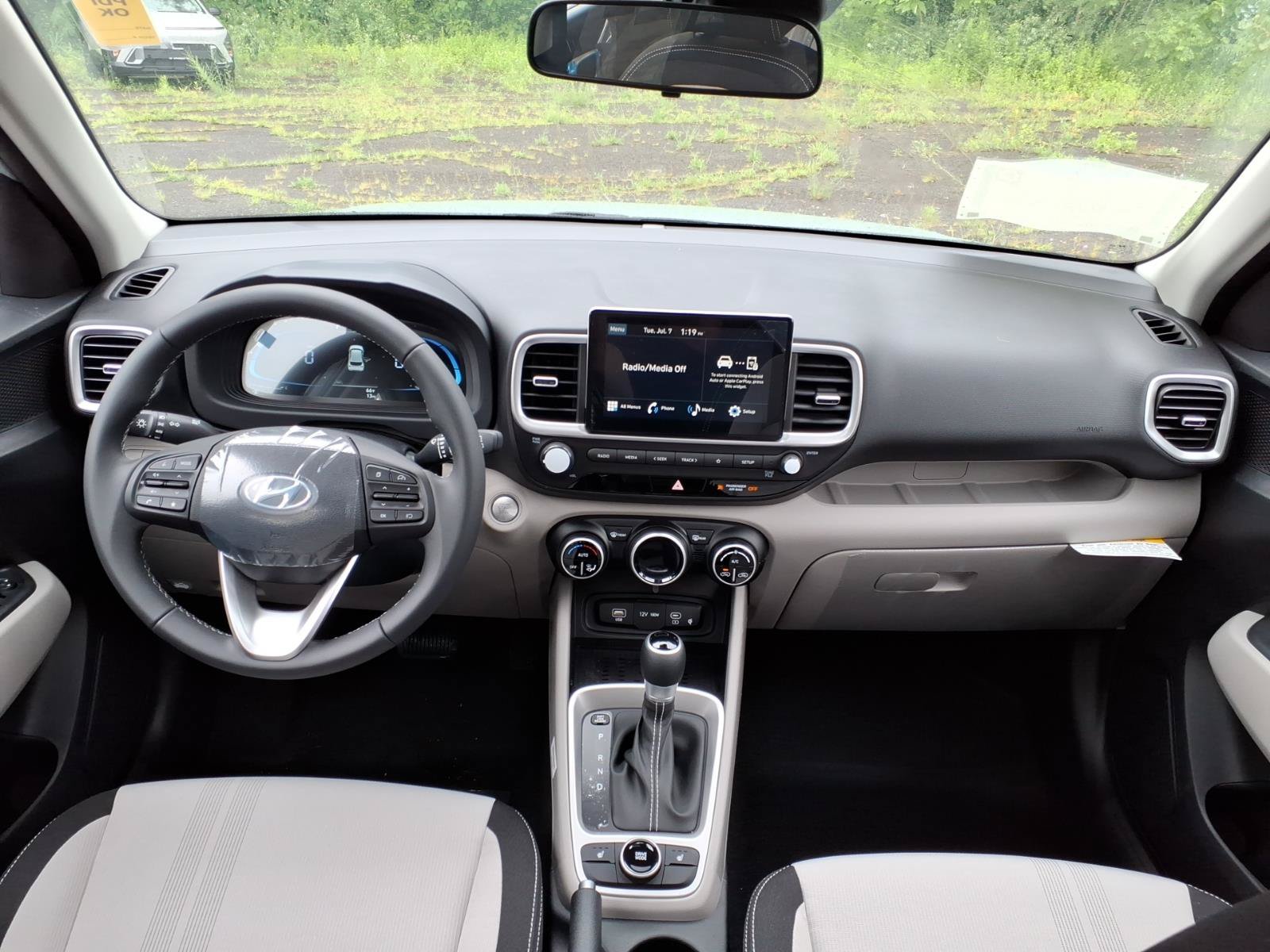 New 2026 Hyundai Venue SEL FWD image 9