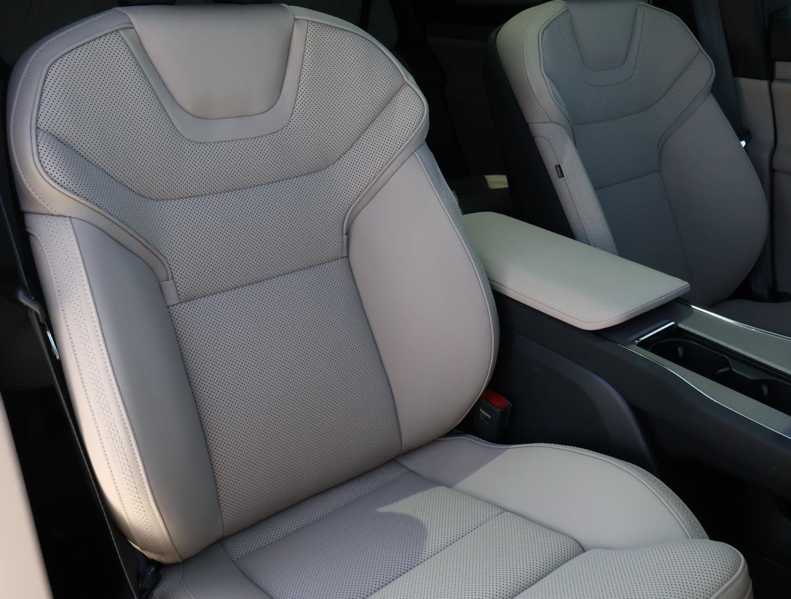 Used 2025 Volvo EX90 Ultra image 18