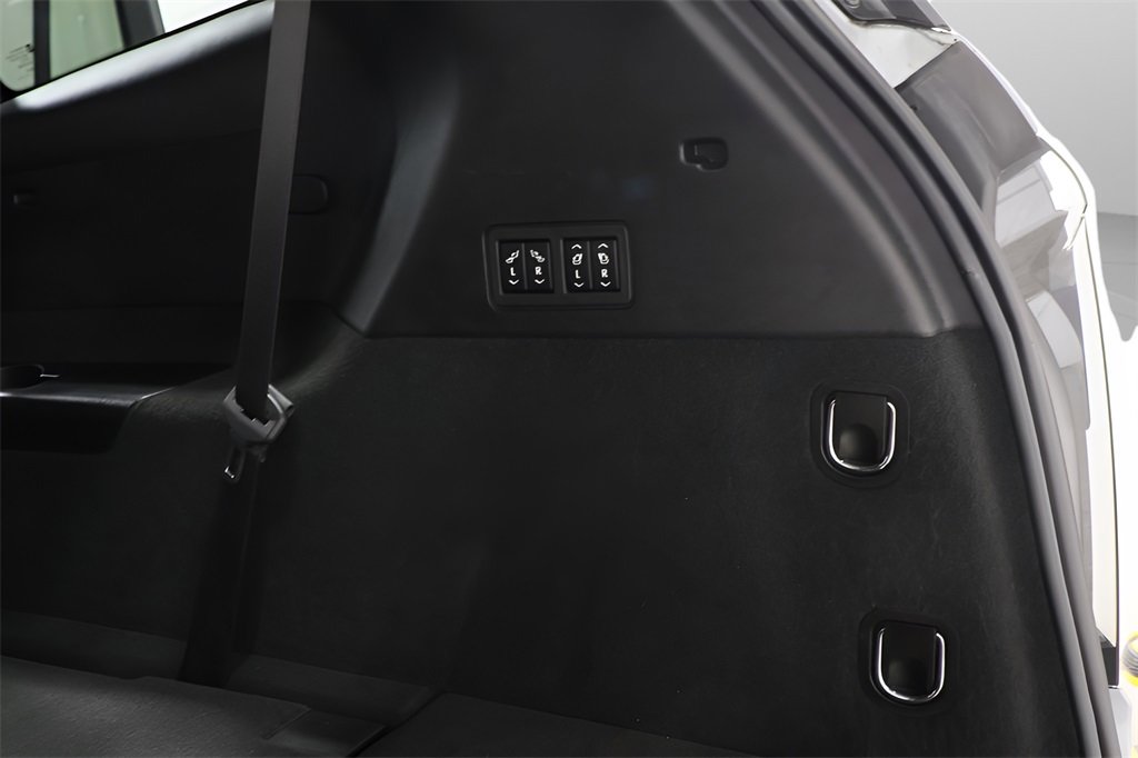 Used 2024 Cadillac XT6 Sport w/ Technology Package image 31