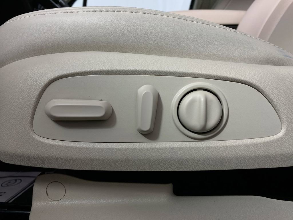 Used 2023 Buick Enclave Essence w/ Experience Buick Package image 12