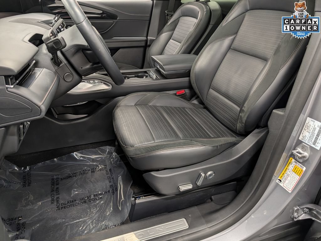 Used 2025 Lincoln Nautilus Reserve w/ Jet Appearance Package AWD/4WD image 12