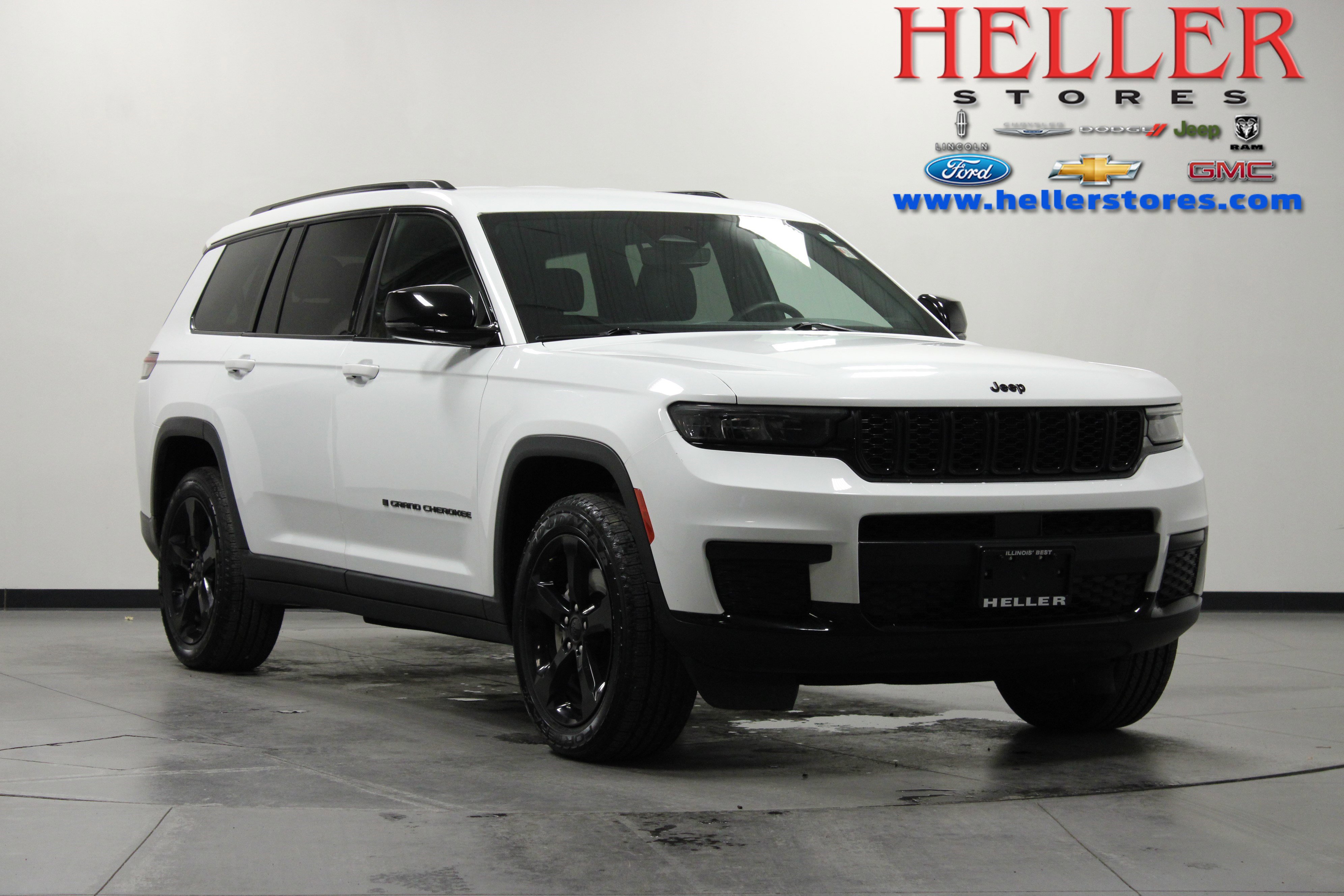 Used 2023 Jeep Grand Cherokee L Laredo image 1