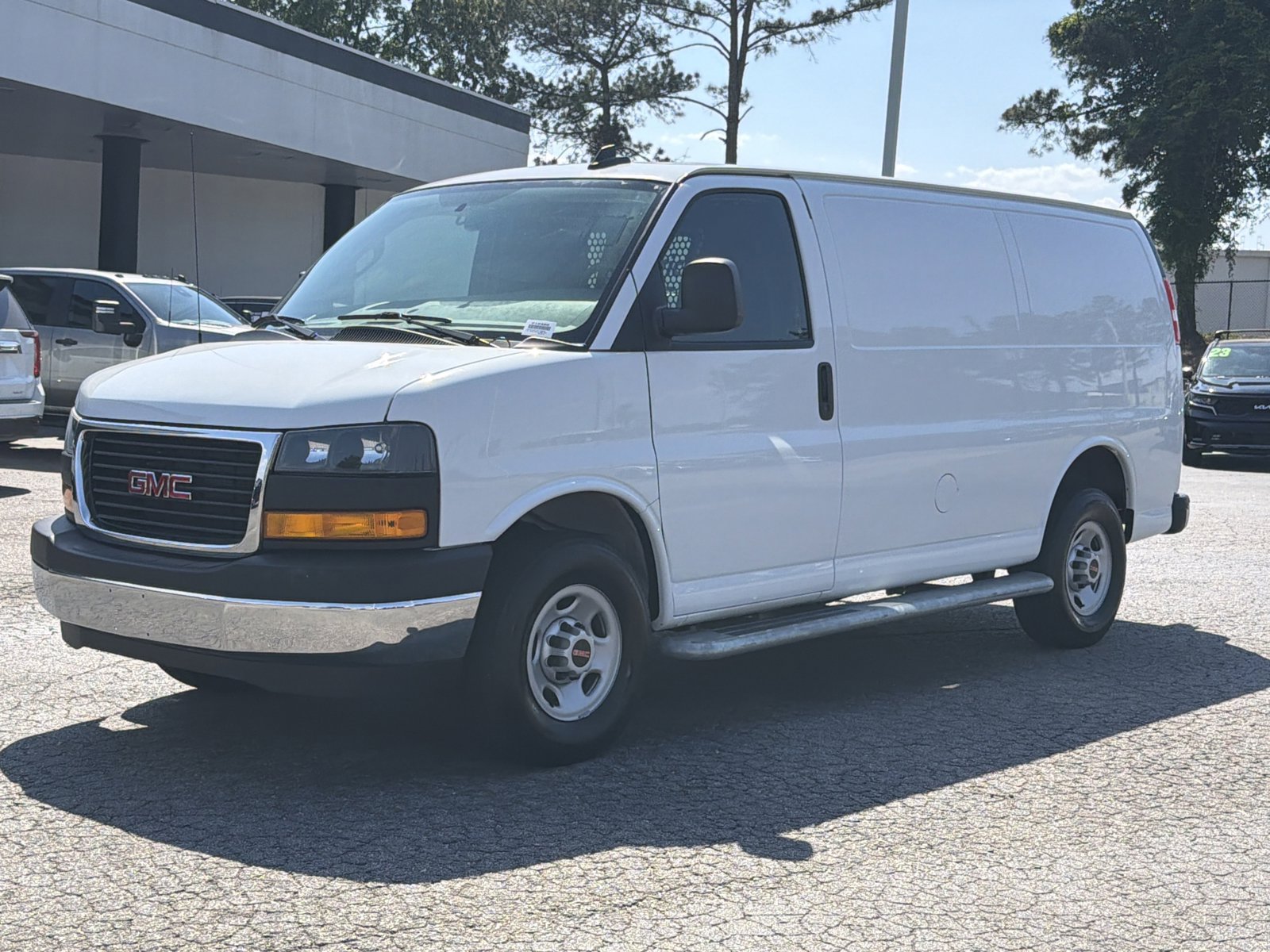 Used 2024 GMC Savana 2500 w/ Driver Convenience Package RWD image 7