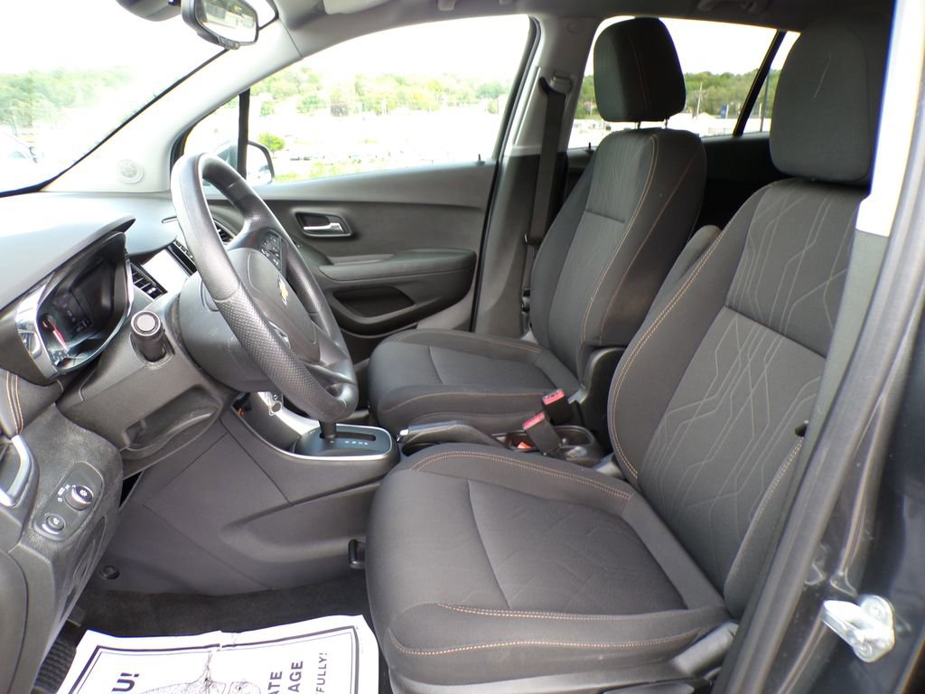 Used 2019 Chevrolet Trax LT FWD image 14