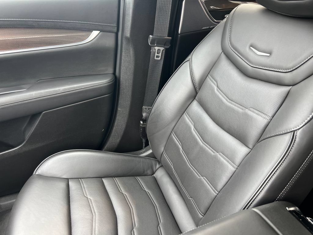 Certified 2024 Cadillac XT6 Sport w/ Platinum Package AWD/4WD image 35