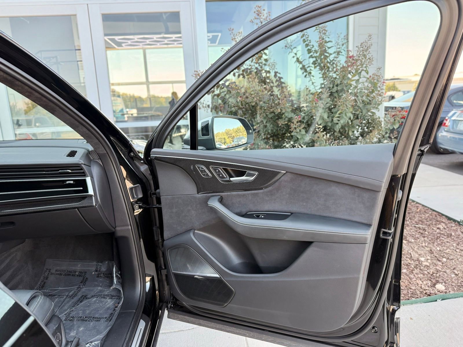 Used 2023 Audi SQ7 Prestige w/ Prestige Package image 28