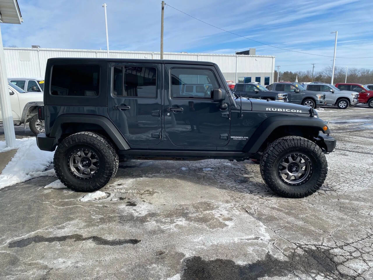Used 2017 Jeep Wrangler Unlimited Rubicon w/ Cold Weather Group image 7