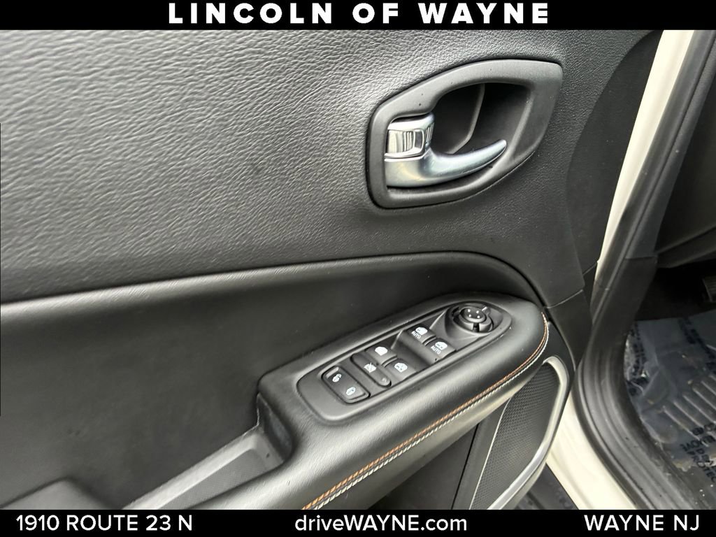 Used 2020 Jeep Compass Latitude w/ Popular Equipment Group AWD/4WD image 13