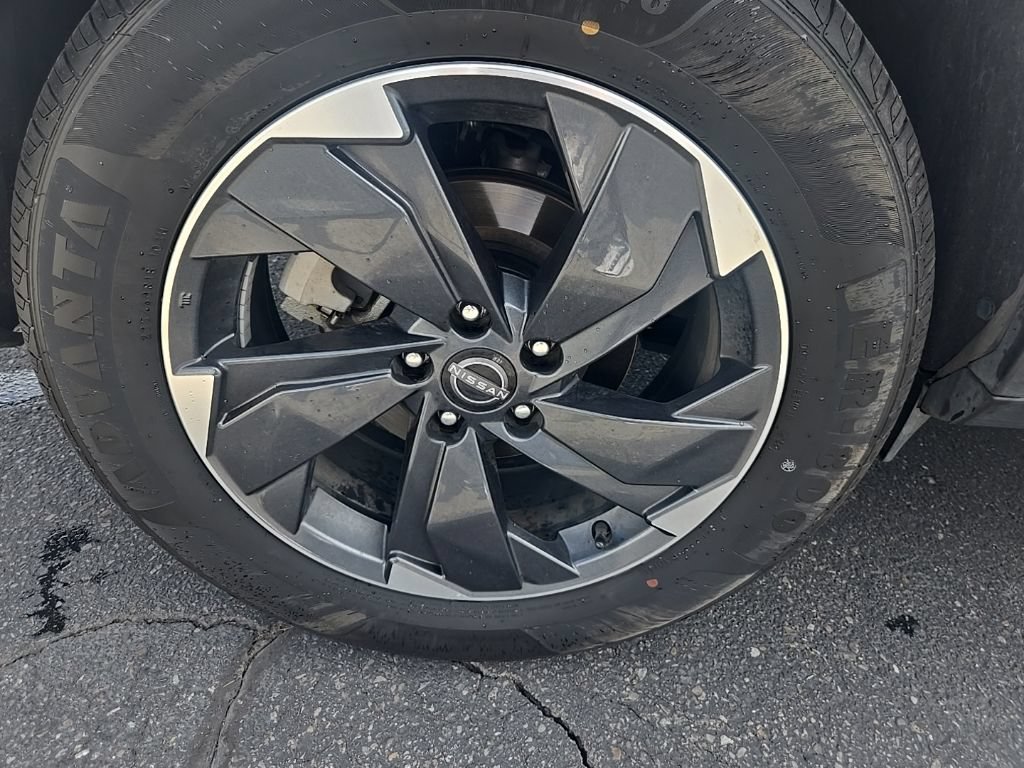 Used 2025 Nissan Rogue SV AWD/4WD image 37