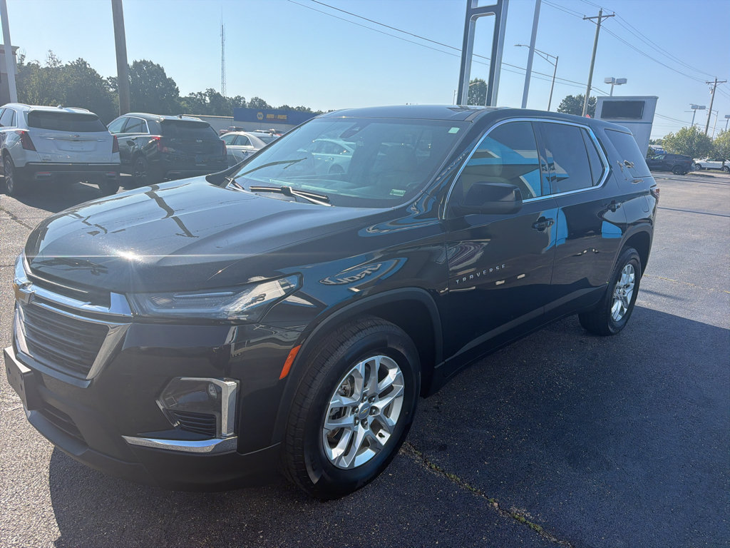 Used 2022 Chevrolet Traverse LS FWD image 3