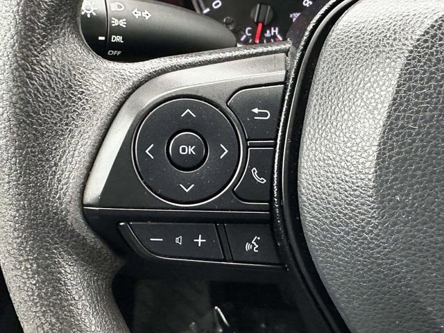 Used 2021 Toyota RAV4 LE image 9