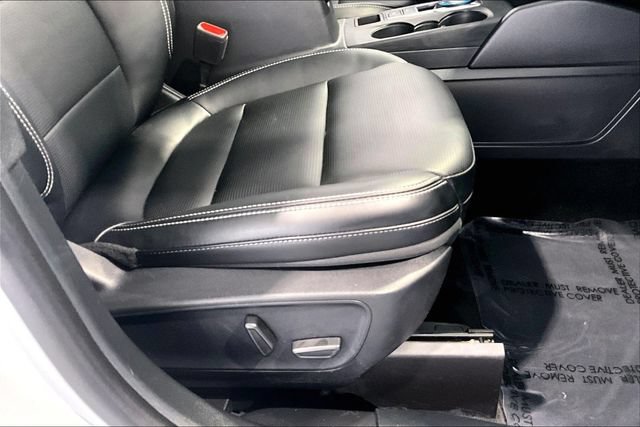 Used 2025 Ford Escape Platinum AWD/4WD image 47