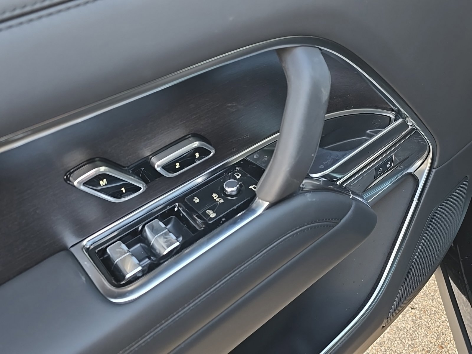 New 2026 Land Rover Range Rover SE image 10