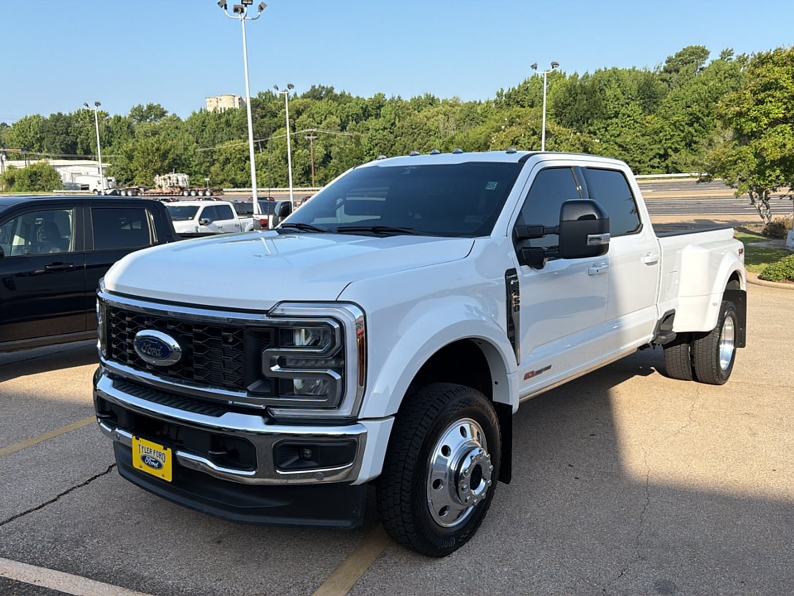 Used 2024 Ford F450 Lariat w/ Lariat Ultimate Package AWD/4WD image 4