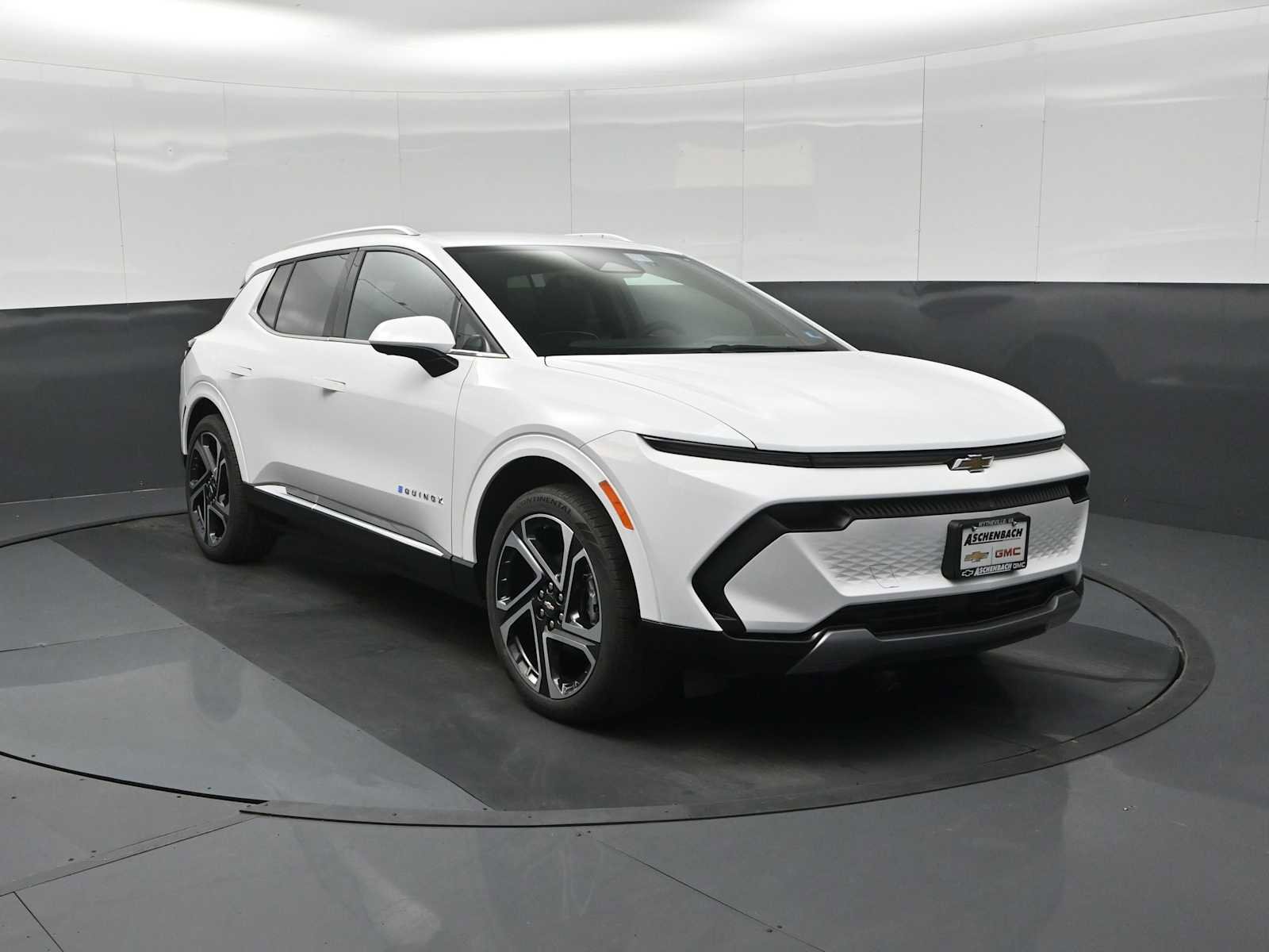 New 2026 Chevrolet Equinox EV LT image 2