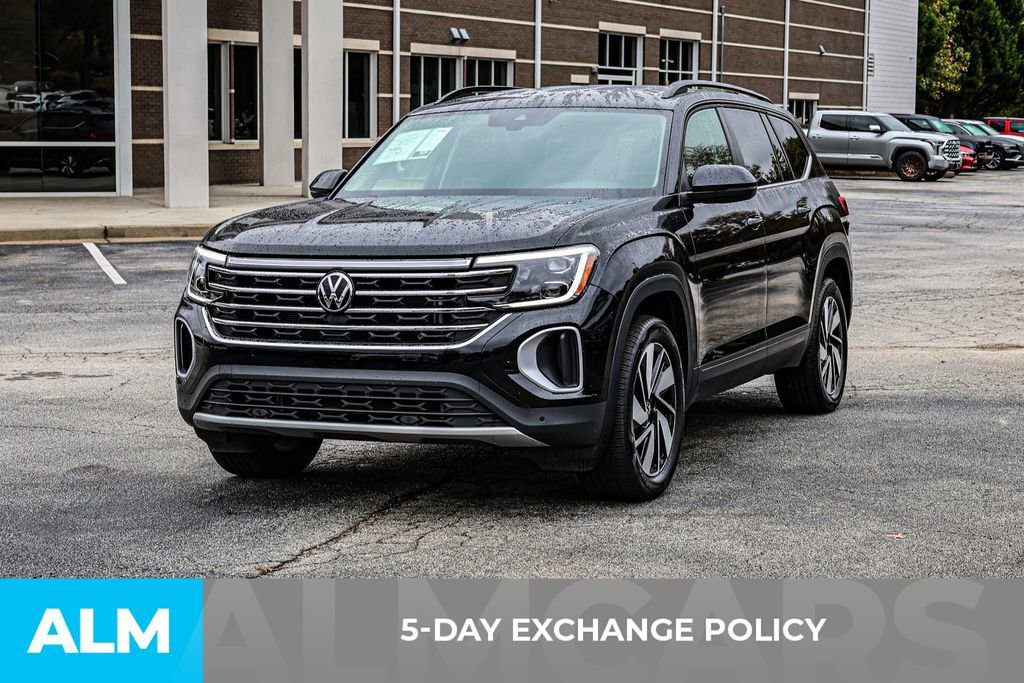 Used 2025 Volkswagen Atlas SE image 4
