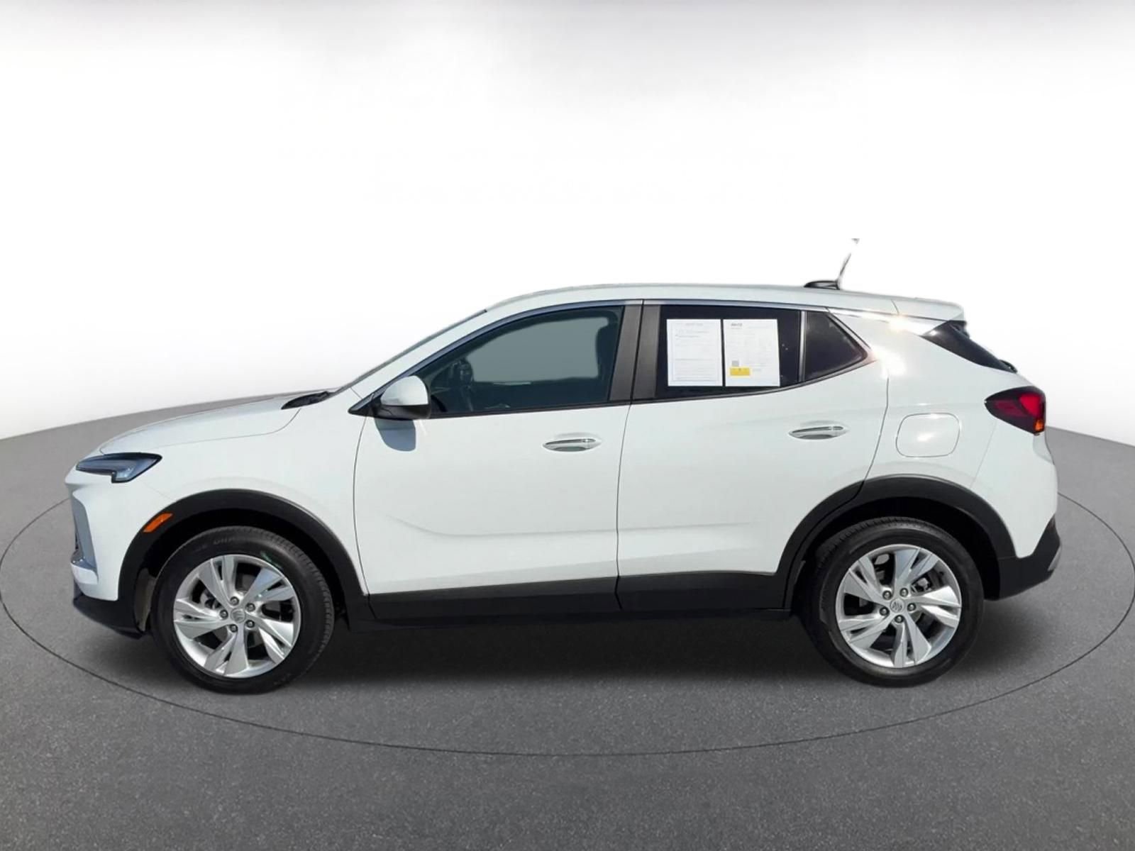 Used 2025 Buick Encore GX Preferred FWD image 9